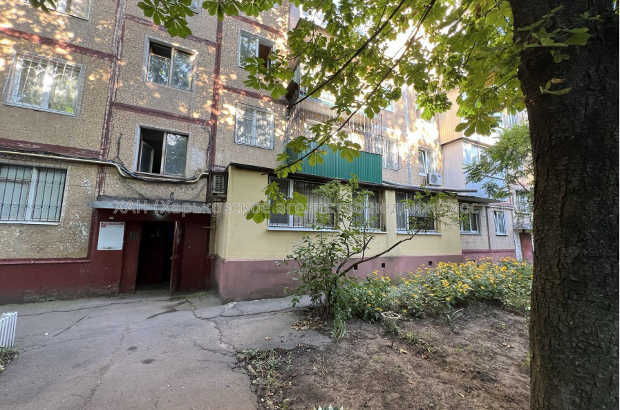 Продам квартиру, Каденюка ул. , 2  ком., 44 м², косметический ремонт 