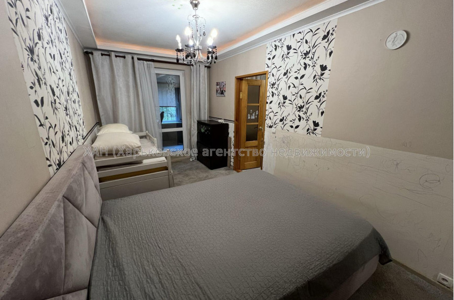 Продам квартиру, Каденюка ул. , 2  ком., 44 м², косметический ремонт 