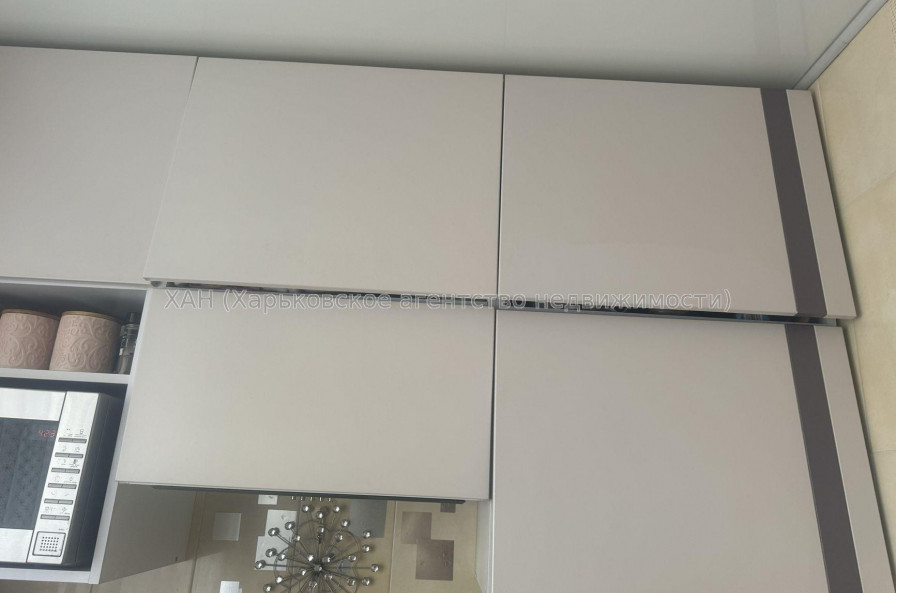 Продам квартиру, 3  ком., 65 м², капитальный ремонт 
