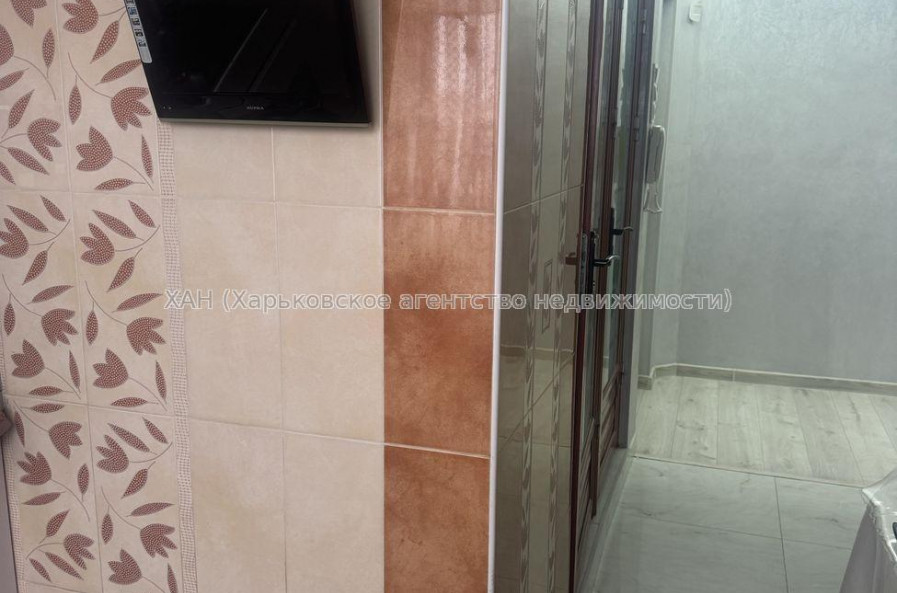 Продам квартиру, 3  ком., 65 м², капитальный ремонт 
