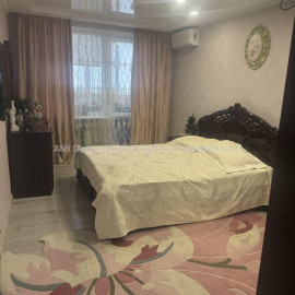 Продам квартиру, 3  ком., 65 м², капитальный ремонт