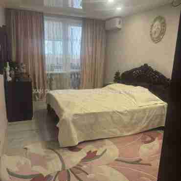 Продам квартиру, 3  ком., 65 м², капитальный ремонт 