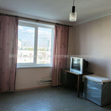 Продам квартиру, Академика Павлова ул. , 3  ком., 68 м², частичный ремонт 
