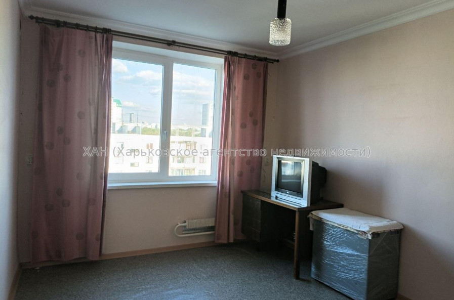 Продам квартиру, Академика Павлова ул. , 3  ком., 68 м², частичный ремонт 