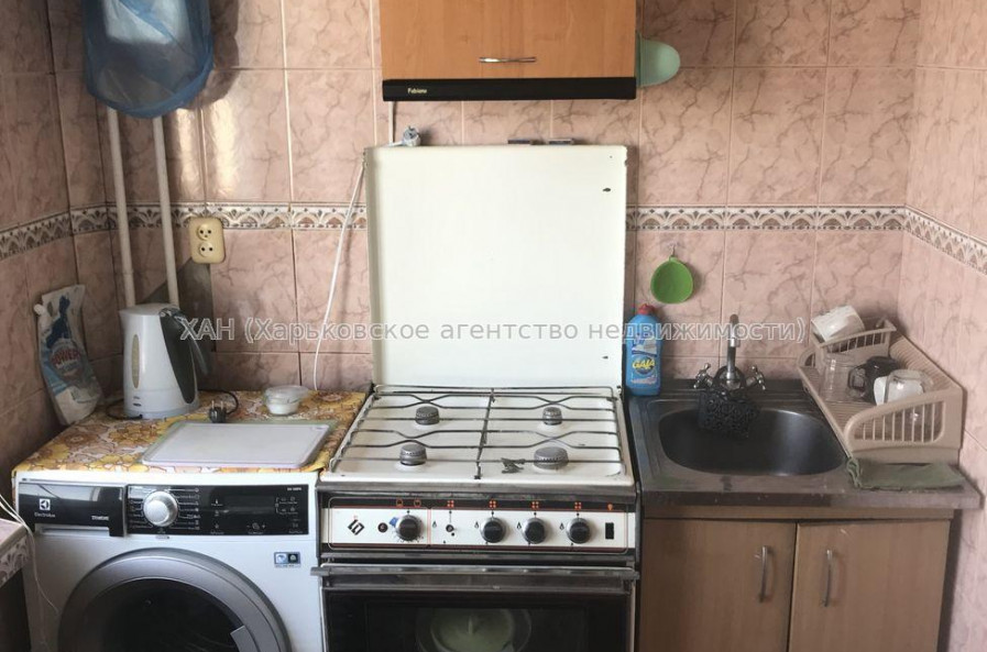Продам квартиру, Академика Павлова ул. , 3 кім., 68 м², частичный ремонт 