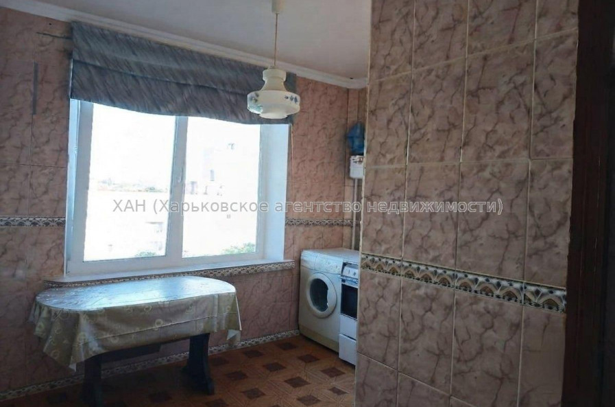 Продам квартиру, Академика Павлова ул. , 3  ком., 68 м², частичный ремонт 