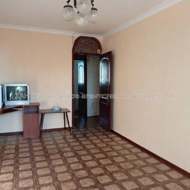 Продам квартиру, Академика Павлова ул. , 3  ком., 68 м², частичный ремонт 