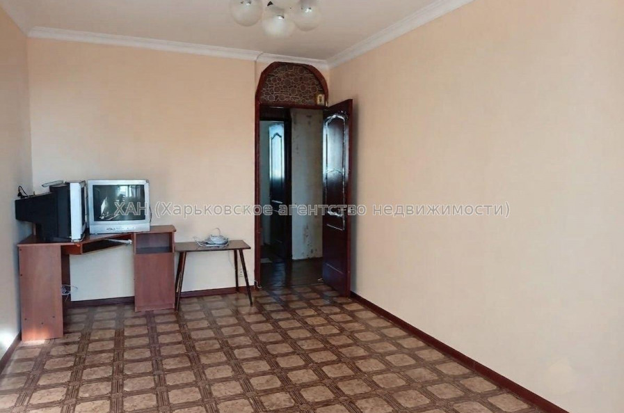 Продам квартиру, Академика Павлова ул. , 3  ком., 68 м², частичный ремонт 