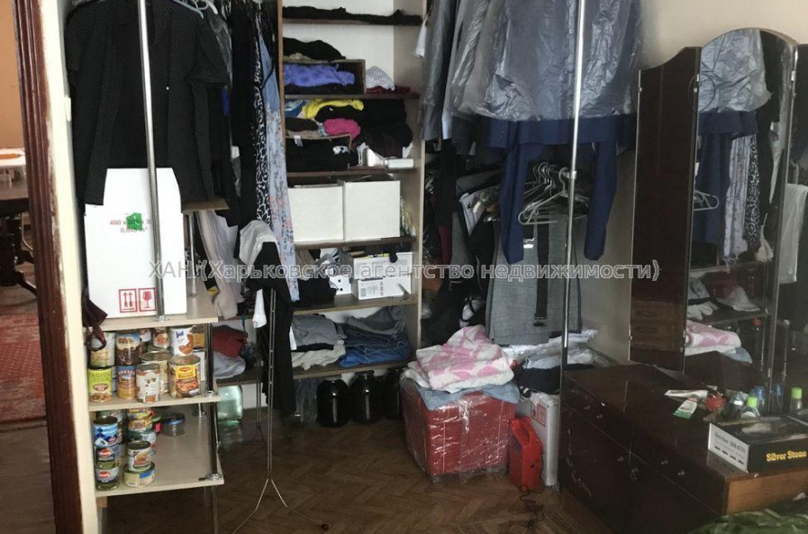 Продам квартиру, Академика Павлова ул. , 3 кім., 68 м², частичный ремонт 