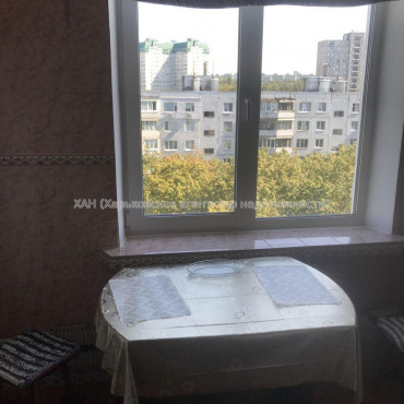 Продам квартиру, Академика Павлова ул. , 3  ком., 68 м², частичный ремонт 