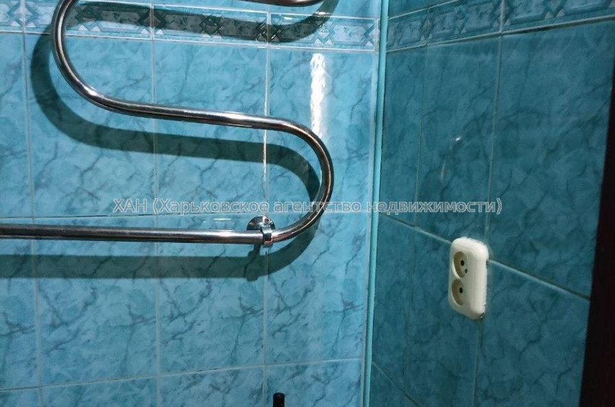 Продам квартиру, Академика Павлова ул. , 3  ком., 68 м², частичный ремонт 