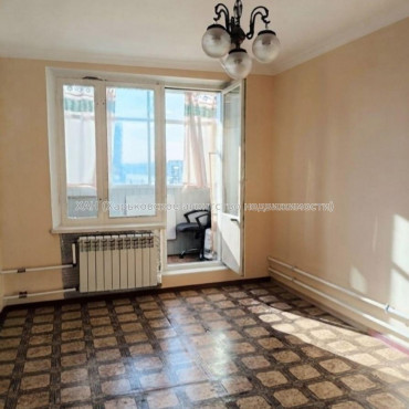 Продам квартиру, Академика Павлова ул. , 3  ком., 68 м², частичный ремонт 