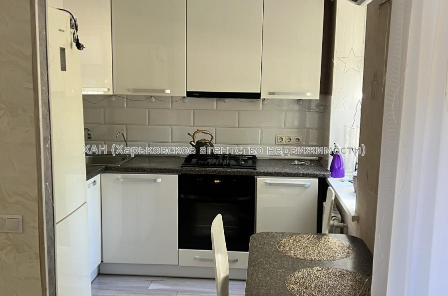 Продам квартиру, Юрьева бульв. , 15 , 2 кім., 43 м², косметический ремонт 