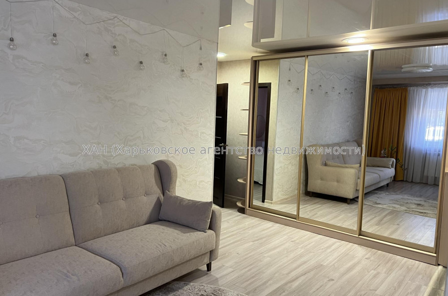 Продам квартиру, Юрьева бульв. , 15 , 2 кім., 43 м², косметический ремонт 