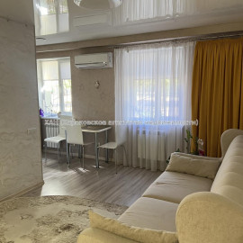 Продам квартиру, Юрьева бульв. , 15 , 2 кім., 43 м², косметический ремонт