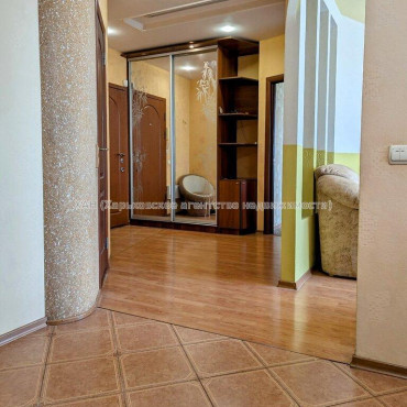 Продам квартиру, Белогорская ул. , 2  ком., 69.20 м², капитальный ремонт  - фото 3 Продам квартиру, Белогорская ул. , 2  ком., 69.20 м², капитальный ремонт