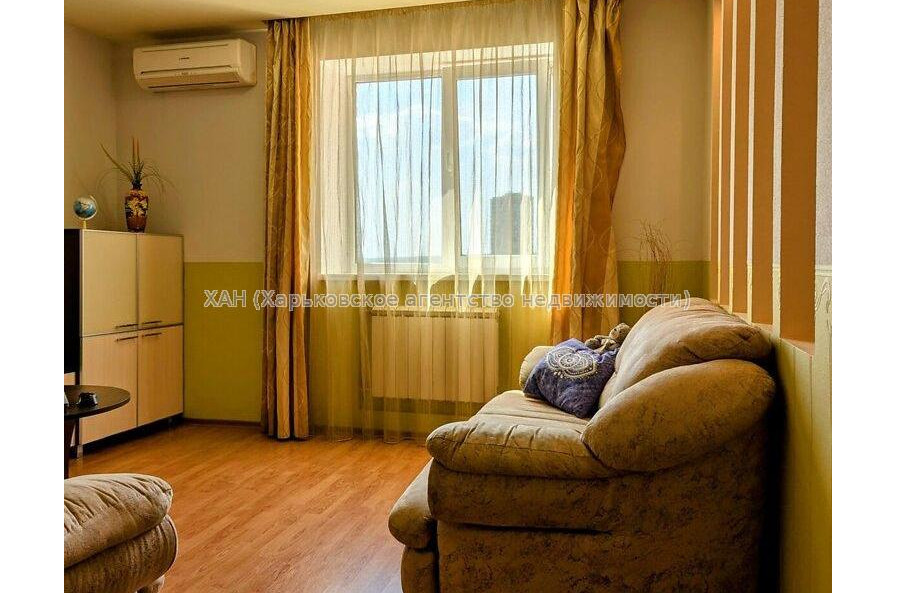 Продам квартиру, Белогорская ул. , 2  ком., 69.20 м², капитальный ремонт 
