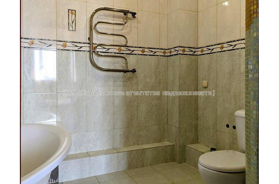 Продам квартиру, Белогорская ул. , 2  ком., 69.20 м², капитальный ремонт 
