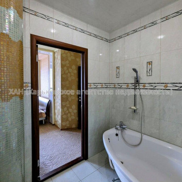 Продам квартиру, Белогорская ул. , 2  ком., 69.20 м², капитальный ремонт  - фото 17 Продам квартиру, Белогорская ул. , 2  ком., 69.20 м², капитальный ремонт