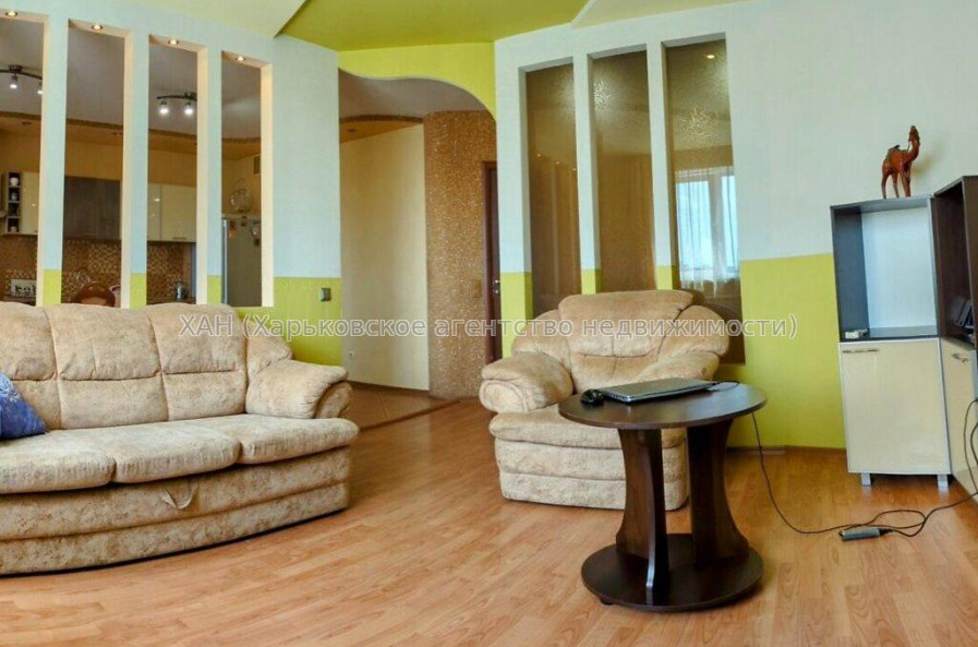 Продам квартиру, Белогорская ул. , 2  ком., 69.20 м², капитальный ремонт 
