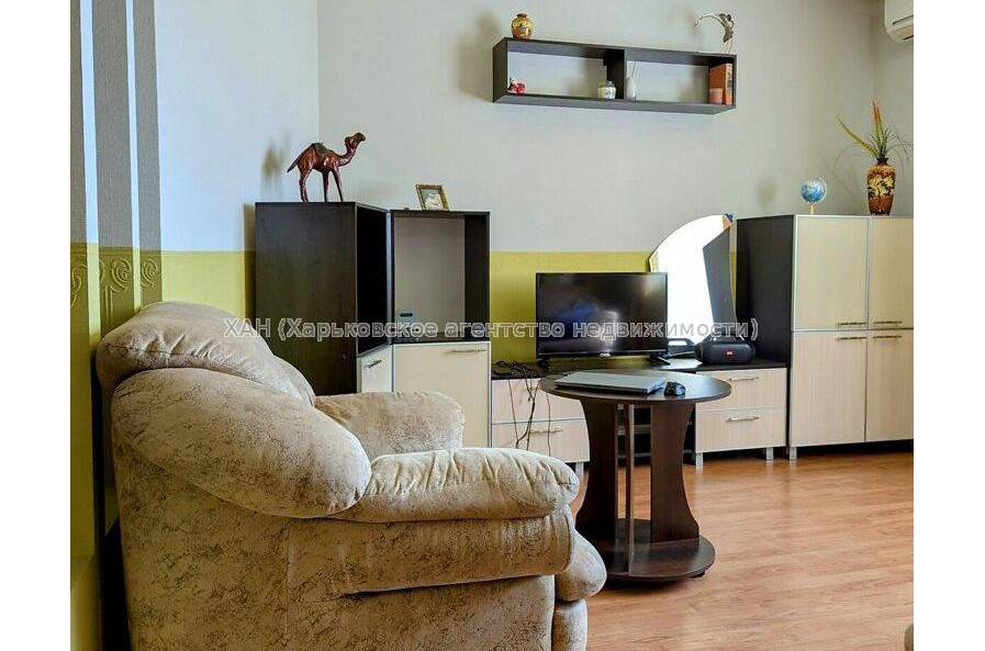 Продам квартиру, Белогорская ул. , 2  ком., 69.20 м², капитальный ремонт 
