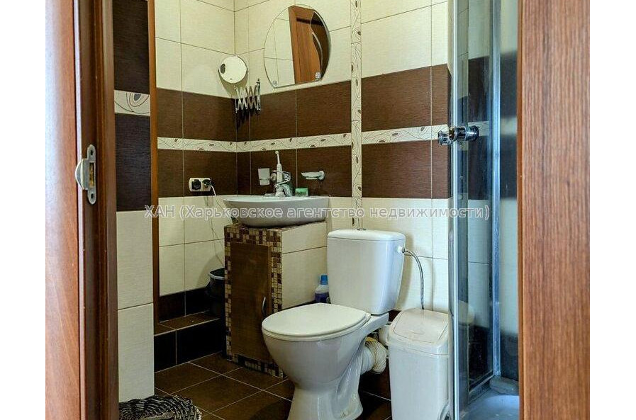 Продам квартиру, Белогорская ул. , 2  ком., 69.20 м², капитальный ремонт 