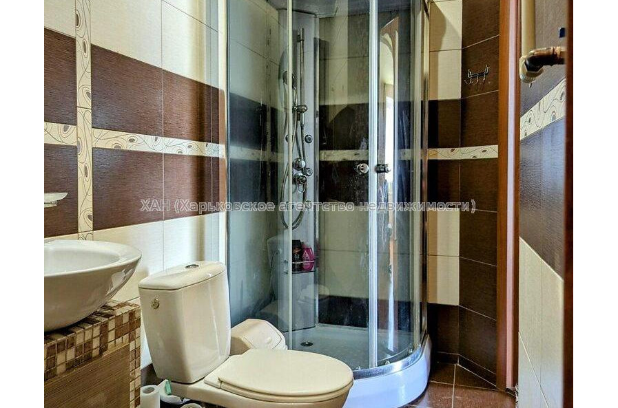 Продам квартиру, Белогорская ул. , 2  ком., 69.20 м², капитальный ремонт 