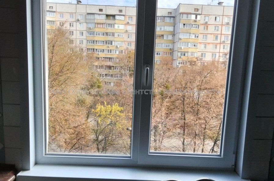 Продам квартиру, Аэрокосмический пр. , 4 кім., 70 м², косметический ремонт 