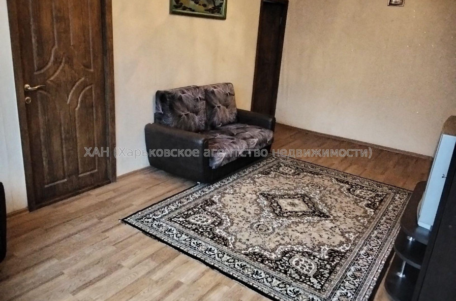 Продам квартиру, Аэрокосмический пр. , 4 кім., 70 м², косметический ремонт 