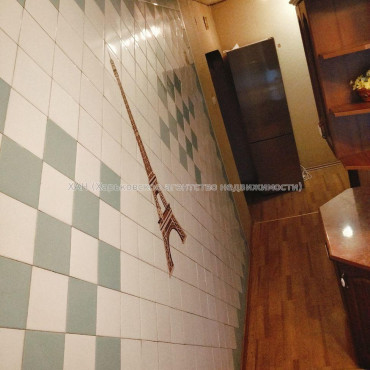 Продам квартиру, Аэрокосмический пр. , 4 кім., 70 м², косметический ремонт 