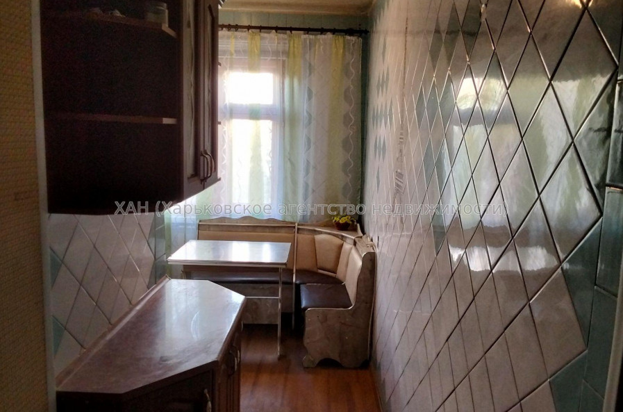 Продам квартиру, Аэрокосмический пр. , 4  ком., 70 м², косметический ремонт 