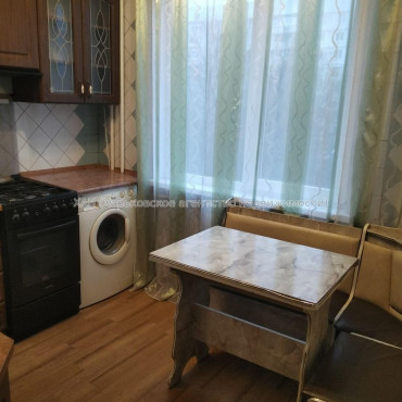 Продам квартиру, Аэрокосмический пр. , 4 кім., 70 м², косметический ремонт 