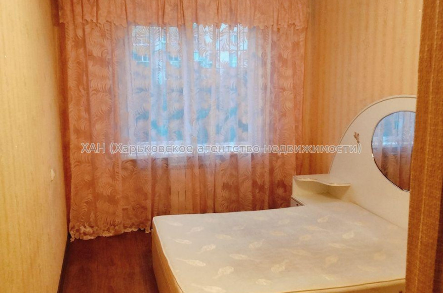 Продам квартиру, Аэрокосмический пр. , 4 кім., 70 м², косметический ремонт 