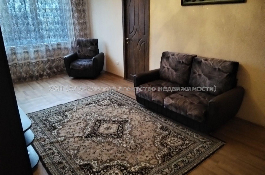 Продам квартиру, Аэрокосмический пр. , 4 кім., 70 м², косметический ремонт 