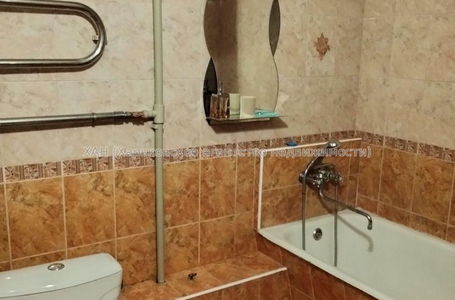 Продам квартиру, Аэрокосмический пр. , 4  ком., 70 м², косметический ремонт 