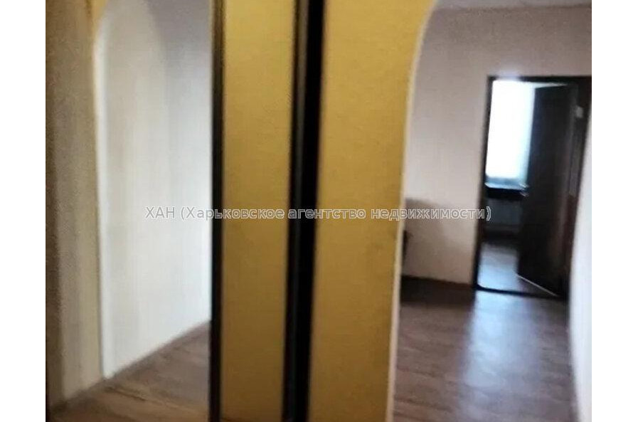 Продам квартиру, Аэрокосмический пр. , 4 кім., 70 м², косметический ремонт 