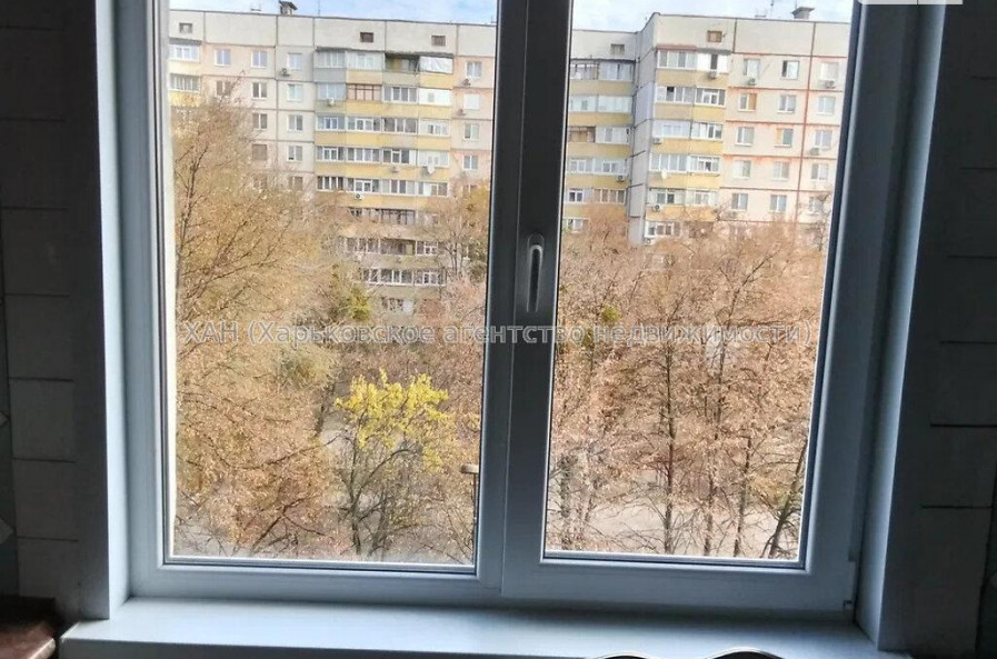 Продам квартиру, Аэрокосмический пр. , 4 кім., 70 м², косметический ремонт 