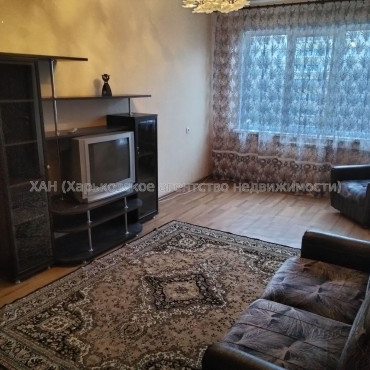 Продам квартиру, Аэрокосмический пр. , 4 кім., 70 м², косметический ремонт 