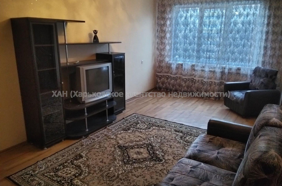 Продам квартиру, Аэрокосмический пр. , 4 кім., 70 м², косметический ремонт 
