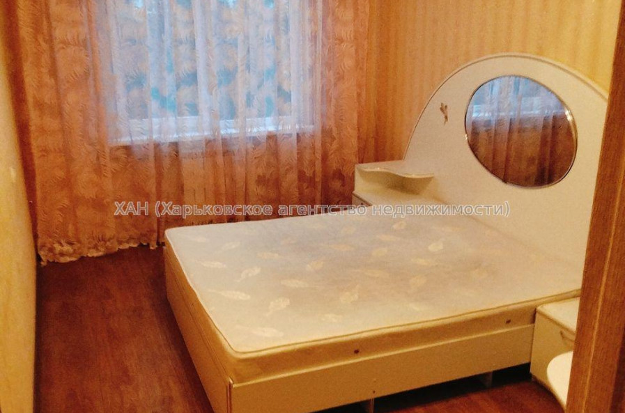 Продам квартиру, Аэрокосмический пр. , 4 кім., 70 м², косметический ремонт 