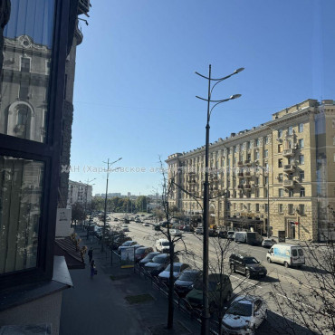 Продам квартиру, Павловская площ. , 3 кім., 132 м², косметический ремонт 