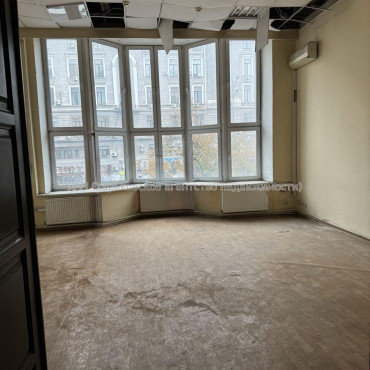 Продам квартиру, Павловская площ. , 3 кім., 132 м², косметический ремонт 