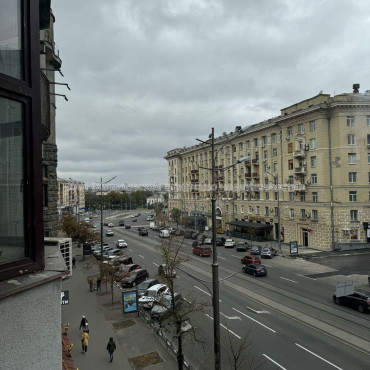 Продам квартиру, Павловская площ. , 3 кім., 132 м², косметический ремонт 