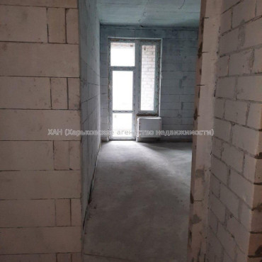 Продам квартиру, Клочковская ул. , 2  ком., 77 м², без внутренних работ 