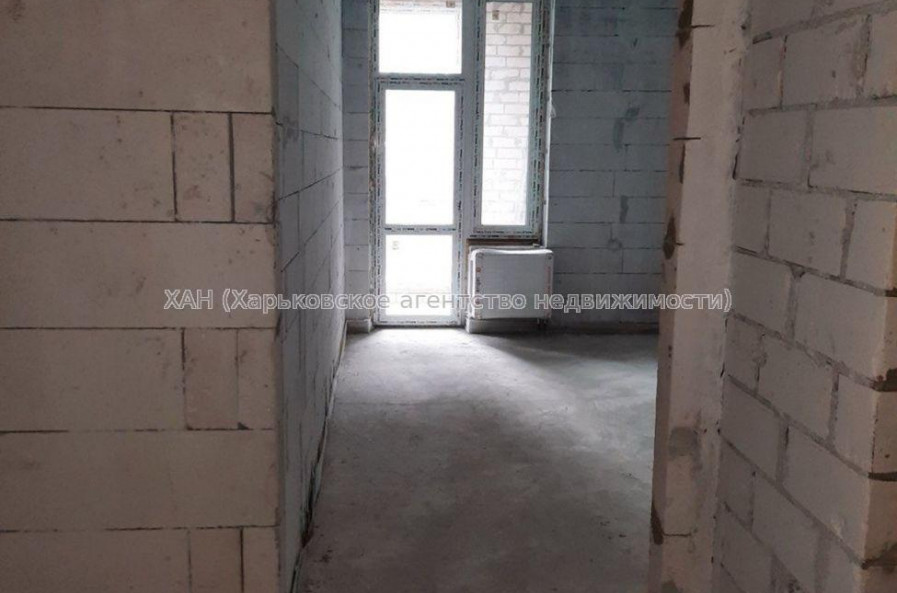 Продам квартиру, Клочковская ул. , 2 кім., 77 м², без внутренних работ 
