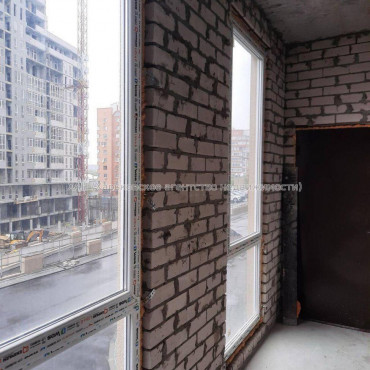 Продам квартиру, Клочковская ул. , 2  ком., 77 м², без внутренних работ 