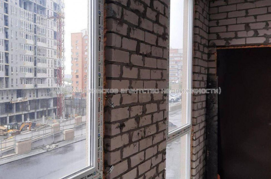 Продам квартиру, Клочковская ул. , 2 кім., 77 м², без внутренних работ 