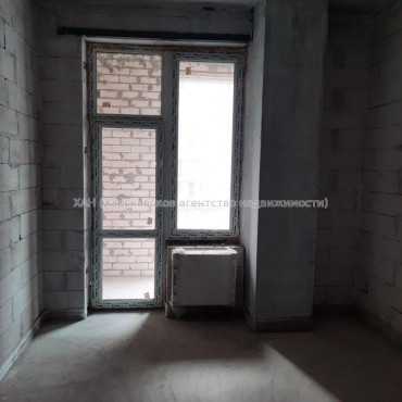 Продам квартиру, Клочковская ул. , 2  ком., 77 м², без внутренних работ 