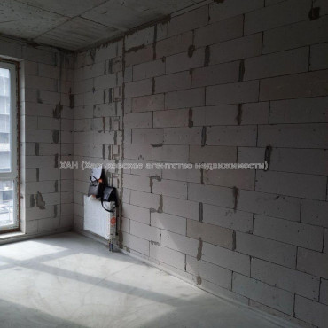 Продам квартиру, Клочковская ул. , 2  ком., 77 м², без внутренних работ 