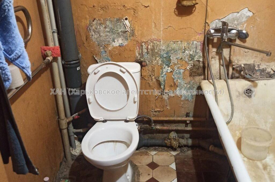 Продам квартиру, Академика Павлова ул. , 1 кім., 35 м², без ремонта 